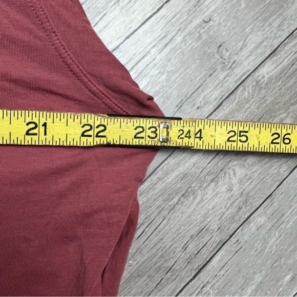 Lululemon Back In Action Long Sleeve Size 6 - Picture 10 of 10